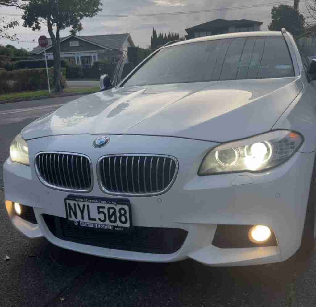 奥克兰 二手车 两箱轿车  BMW 523i M-Sport旅行款 不到1w  2012 带回家