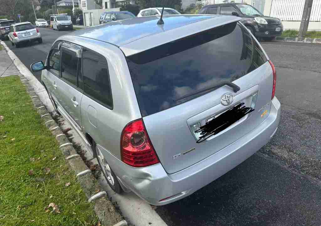 奥克兰 二手车 三厢轿车 ***2006 Toyota fielder