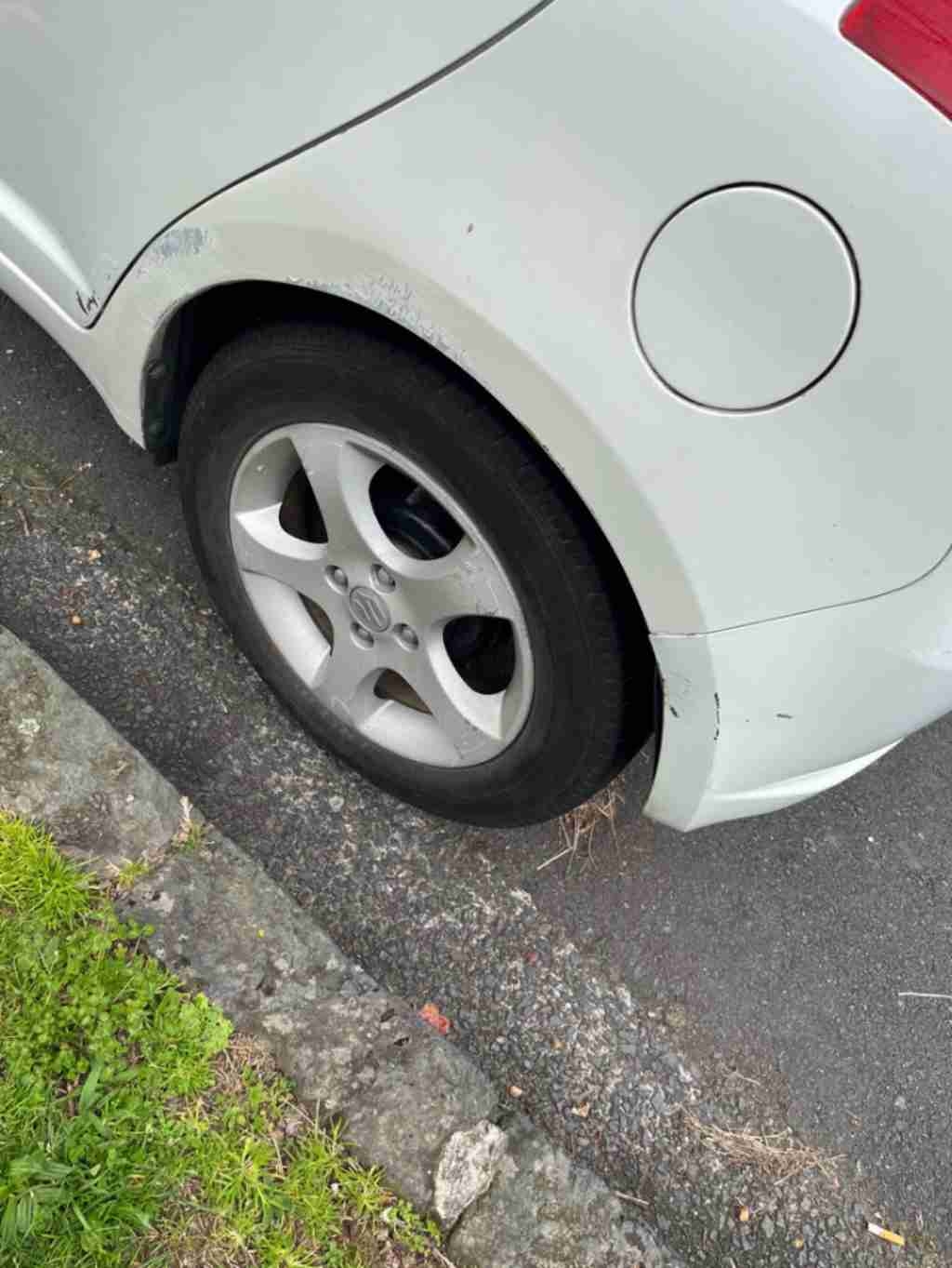 奥克兰 二手车 两箱轿车 06铃木雨燕转让