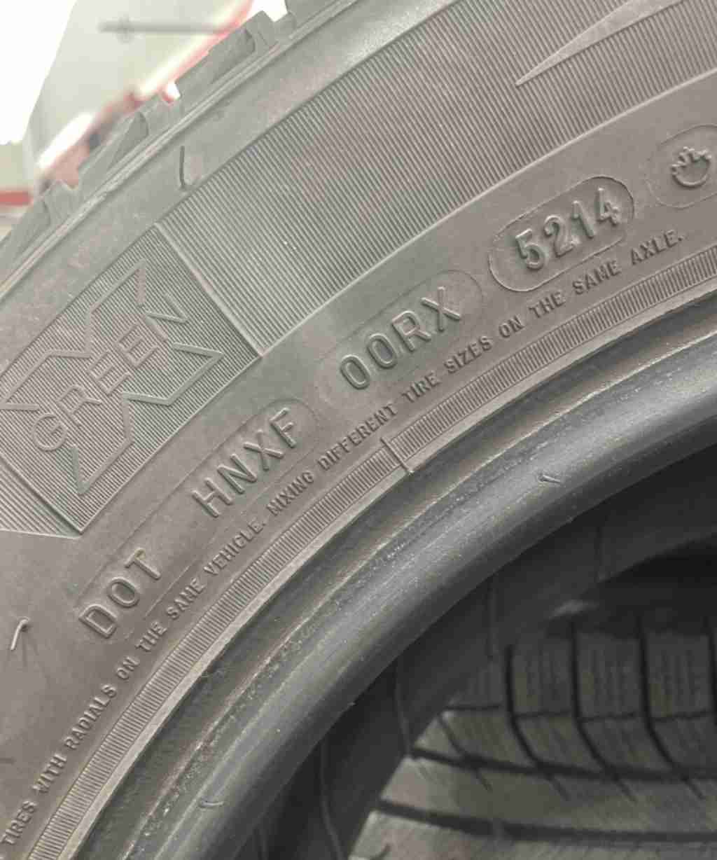 奥克兰 交易 其他物品 米其林雪胎-235/60R18